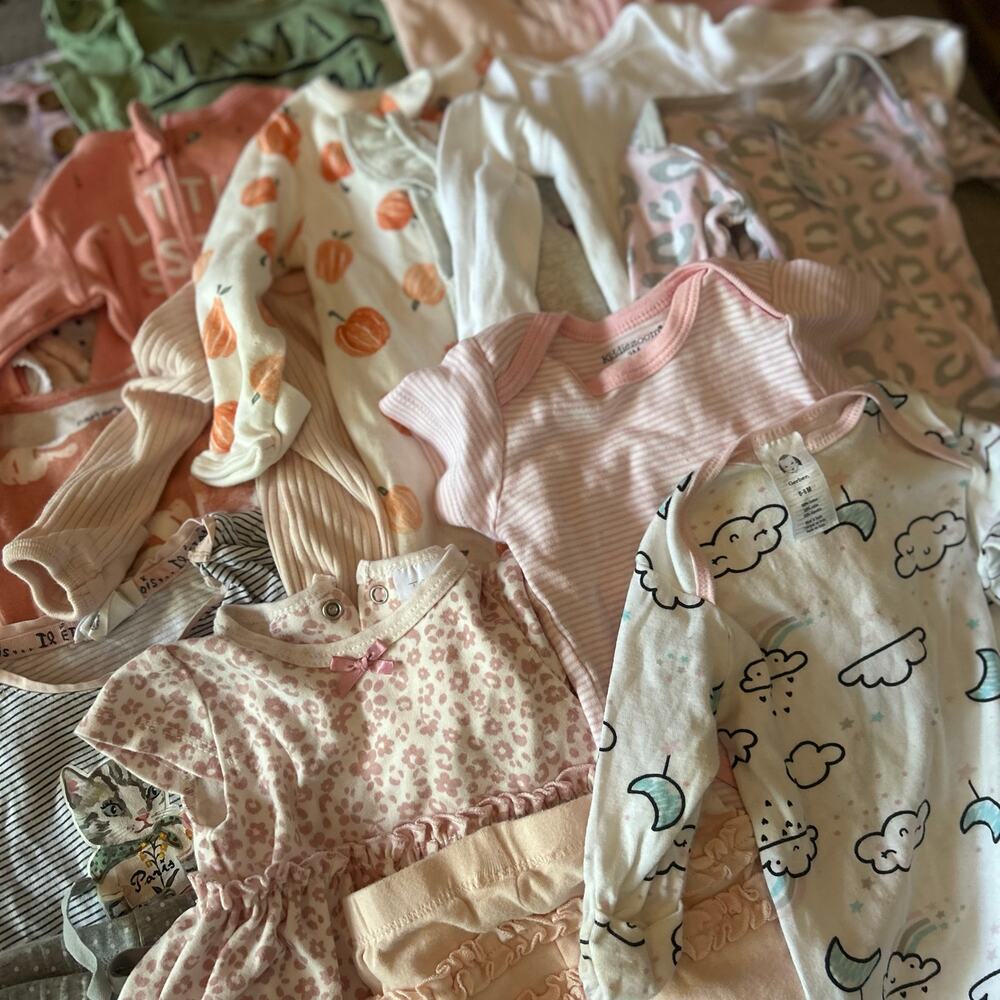 Lot of 25 Baby Girls Clothes NB 0-3m 3-6m Carters Gerber Cloud Island Tahari - Picture 3 of 9